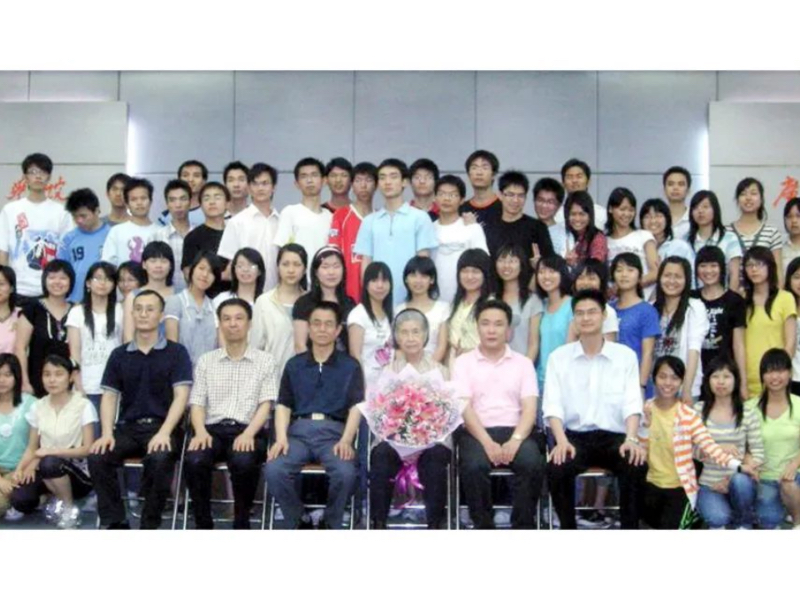 沈主任的简介1710.jpg